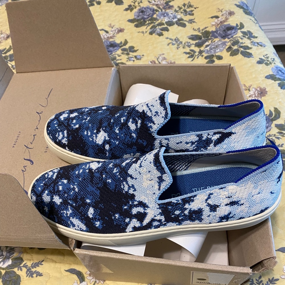 Rothys size 9.5 Shibori blue/white sneakers BNIB